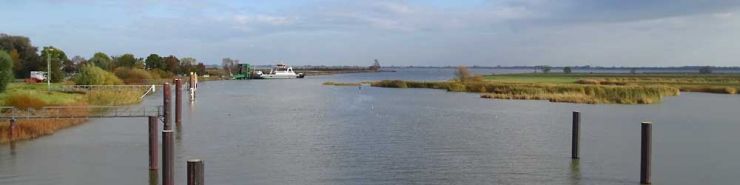 Fähranleger mit Süderelbe Wischhafen